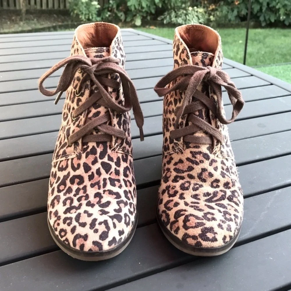 Lucky Brand Leopard Print Women’s Wedge Boots 6.5 - Picture 3 of 11